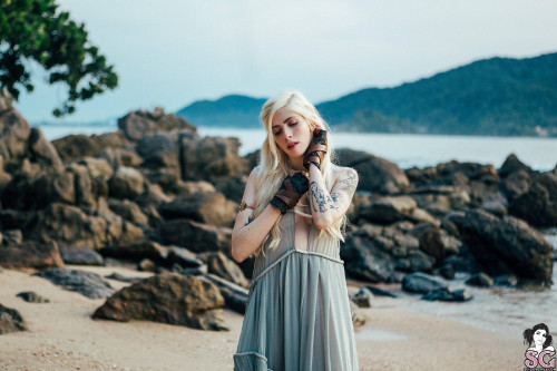 Beautiful Suicide Girl Serenna Not A Princess, A Khaleesi (9) High resolution lossless image