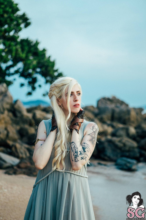 Beautiful Suicide Girl Serenna Not A Princess, A Khaleesi (13) High resolution lossless image