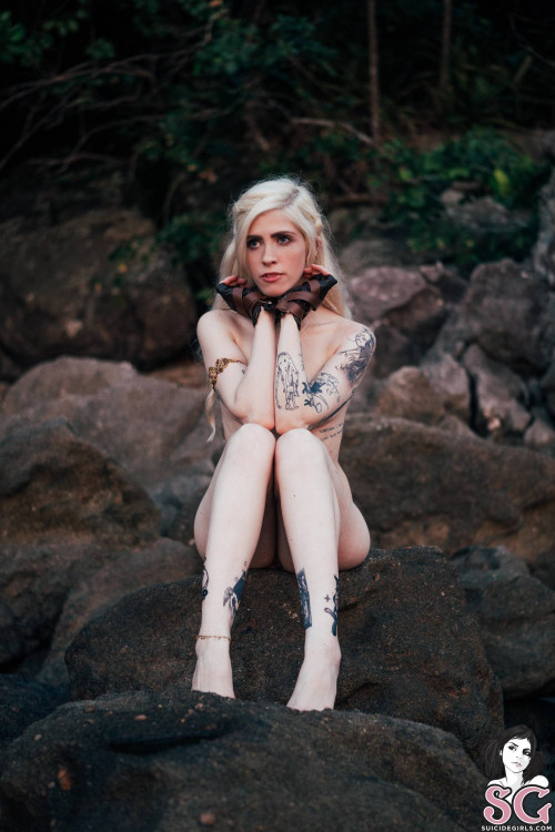 Beautiful Suicide Girl Serenna Not A Princess, A Khaleesi (44) High resolution lossless image