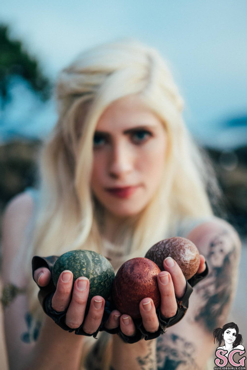 Beautiful Suicide Girl Serenna Not A Princess, A Khaleesi (17) High resolution lossless image