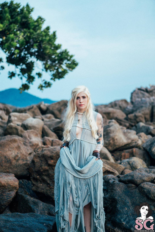 Beautiful Suicide Girl Serenna Not A Princess, A Khaleesi (27) High resolution lossless image