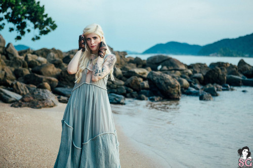 Beautiful Suicide Girl Serenna Not A Princess, A Khaleesi (15) High resolution lossless image