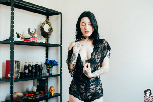 Beautiful Suicide Girl Sexy Kaarla You're So Dark Babe (18) High definition lossless retina iPhone i