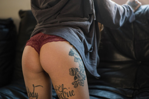 Download Suicide Girl Anavoig Shades Of Cool (5) High resolution Lossless image