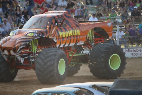 outlaw monster truck paris rodeo arena paris texas june 30 2012 7477124480 o