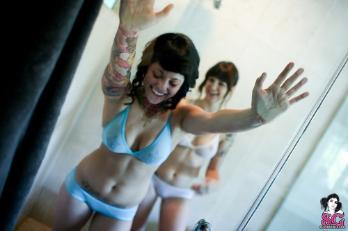 Beautiful Suicide Girl Rambo + Radeo California Vacation 03 High resolution lossless retina image