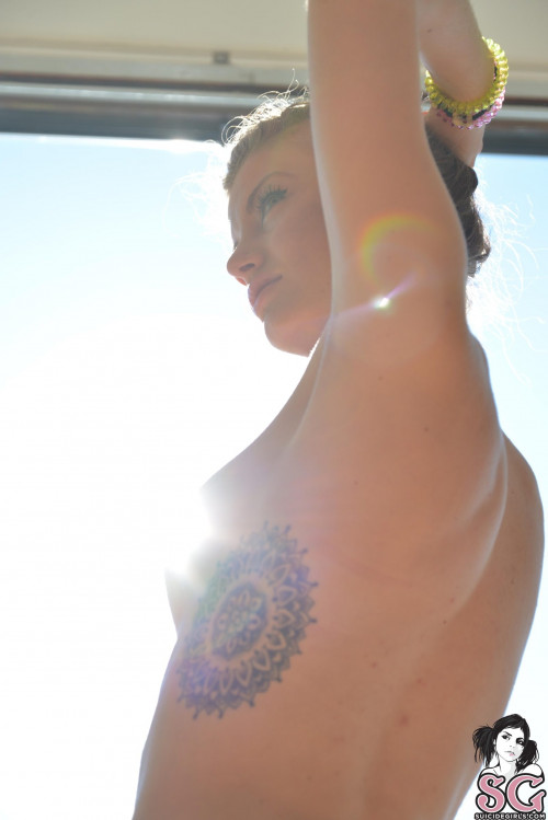 Beautiful Suicide Girl Dollyd Bliss (26) HD iPhone high resolution image