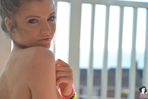 Beautiful Suicide Girl Dollyd Bliss (15) HD iPhone high resolution image