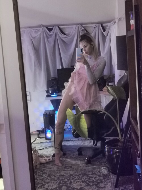 HqKKq2.jpeg
