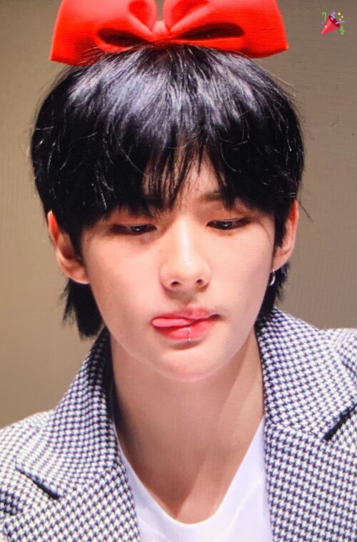 Hyunjin hwang hyunjin 43184781 1348 2048