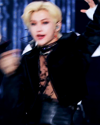 J5KNUH.gif