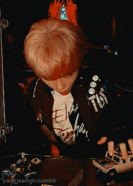 J5t4r2.gif