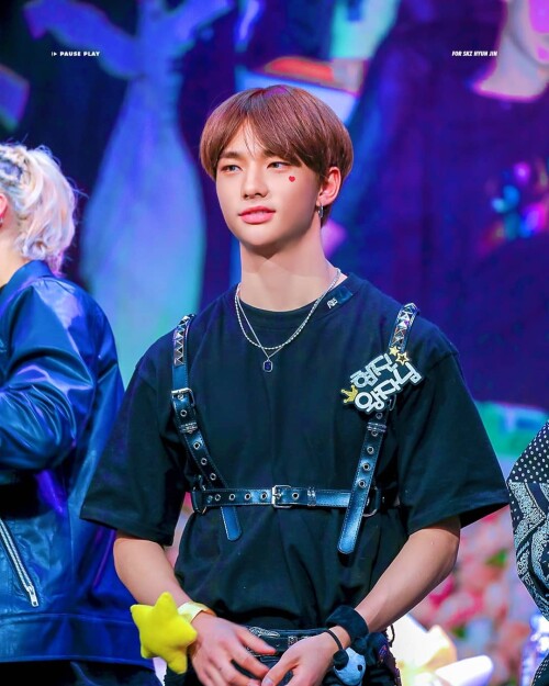straykidshyunjins 60834330 2258679647678282 7819759316055335293 n