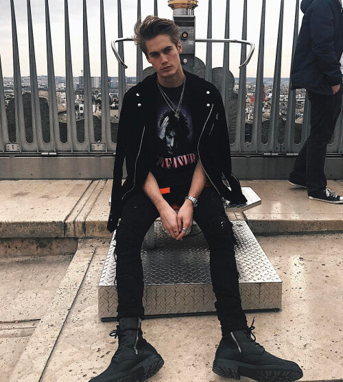 tumblr ou0c2abLeN1w1mheuo1 1280