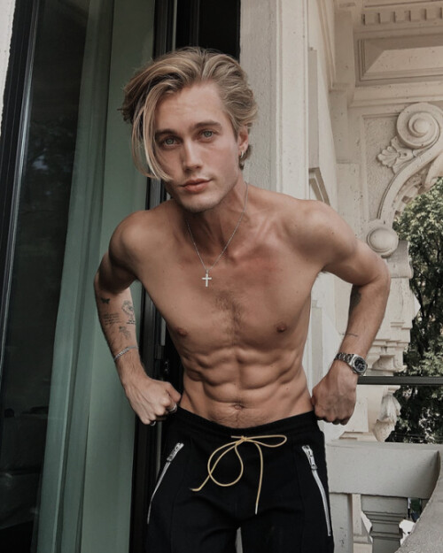 tumblr pziyqaP64s1xtesh5o2 540
