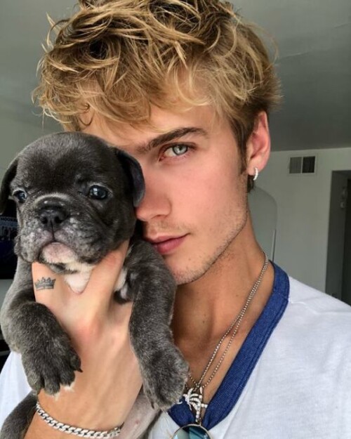 tumblr pxuqzpWNLj1s804p0o1 540