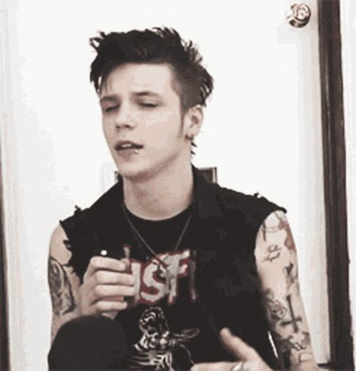 JUF9OM.gif