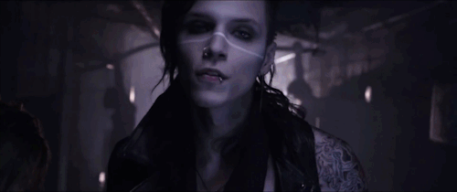 JXIPLH.gif