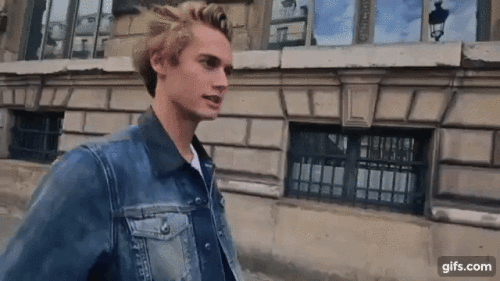 JeDDZk.gif