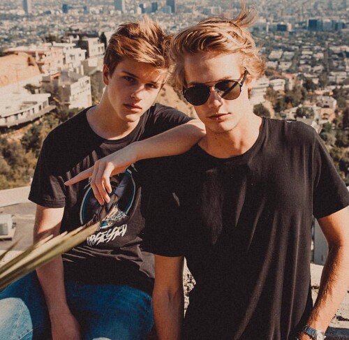 cute hunks 1367175295101551171123359000212n