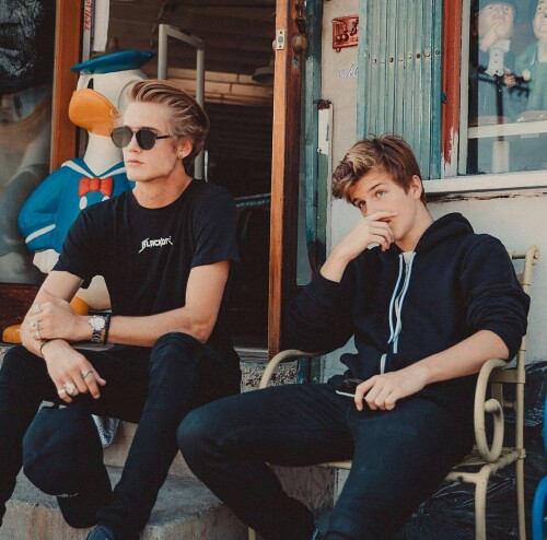 flawlessxlange 1472304316058750597076513596464755922960384n