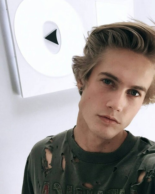 fanpage.neelsvisser 1435041711047815695576551827174425n