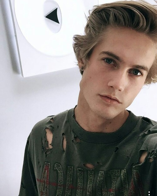 neelsxvisser 155387083408751396304912785776166835847168n
