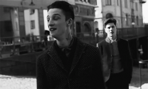 JwJILK.gif