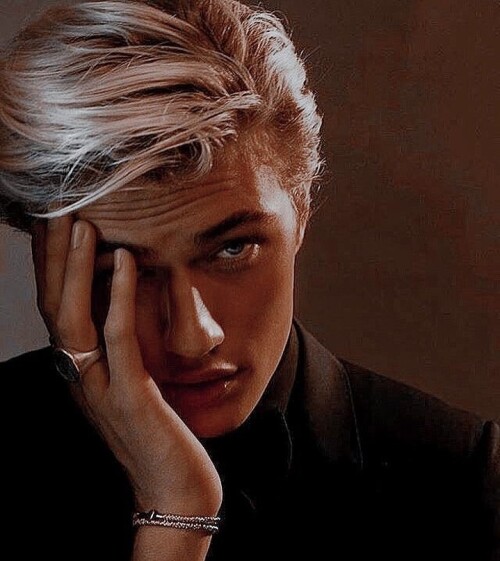 laura dce.wattpad 248693888 384843953384204 7176021373933838656 n