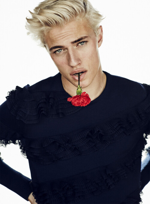 lucky blue smith 2016 gq style turkey cover photo shoot 006