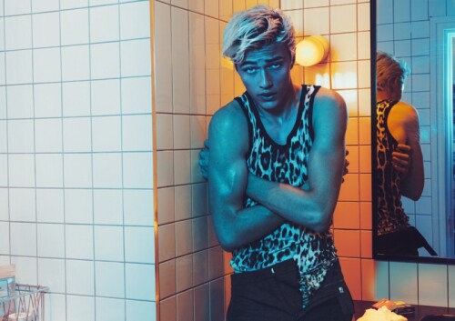 Lucky Blue Smith 2015 Wonderland Cover Photo Shoot 008 800x564