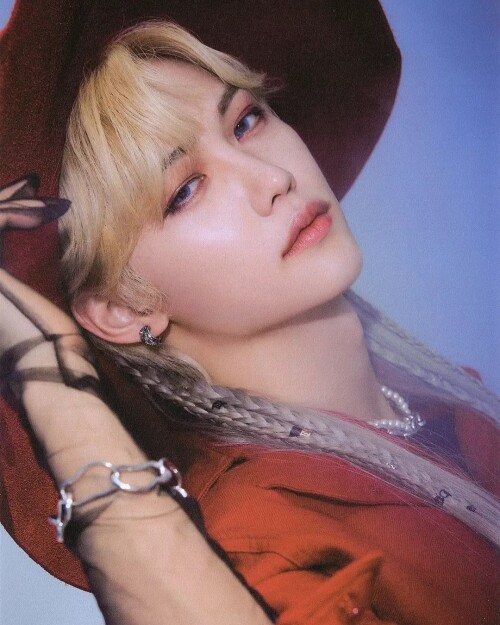 felix straykids 241363121 224461299526329 8718784227763532976 n