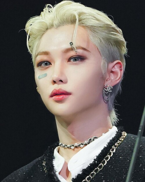 felix straykids 267549656 474735350751828 5586087210640512658 n (2)