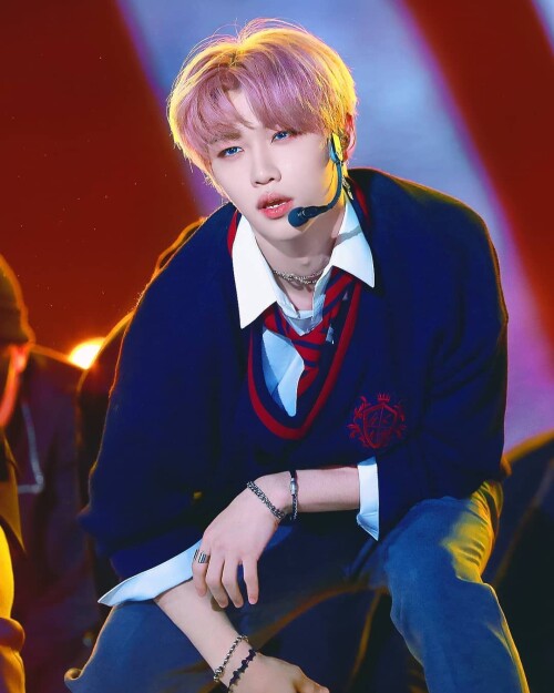 felix straykids 74601592 100823238026222 9107427378634192809 n (2)