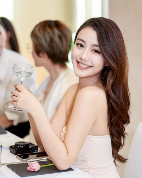 Sherry Xia 1718