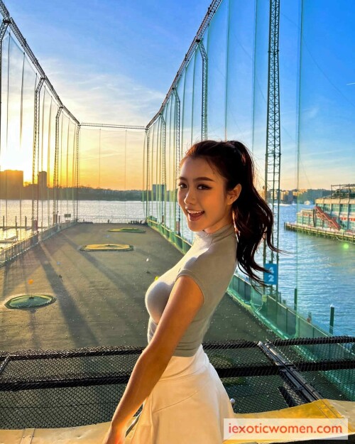 Sherry Xia 647
