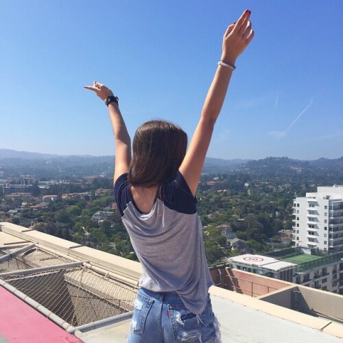 MDJrNT.jpg