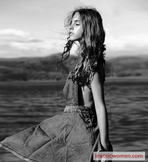 Emily Feld 42