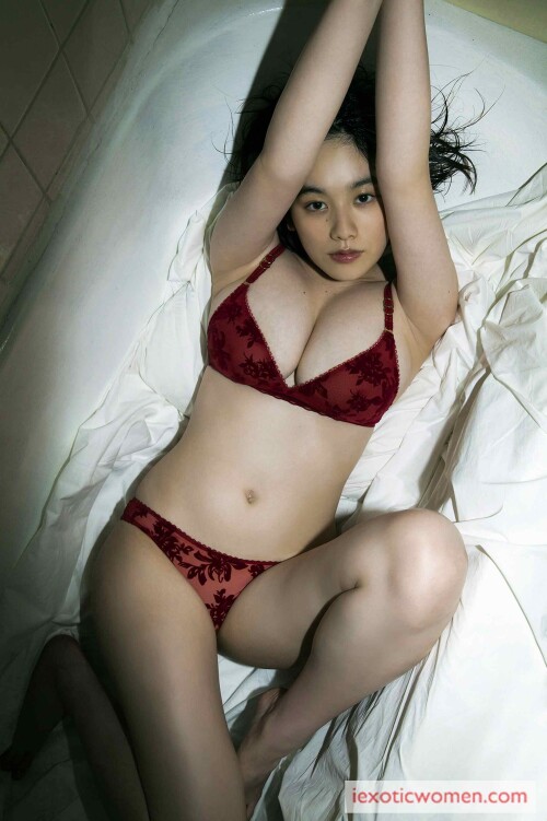 Miwako Kakei 673