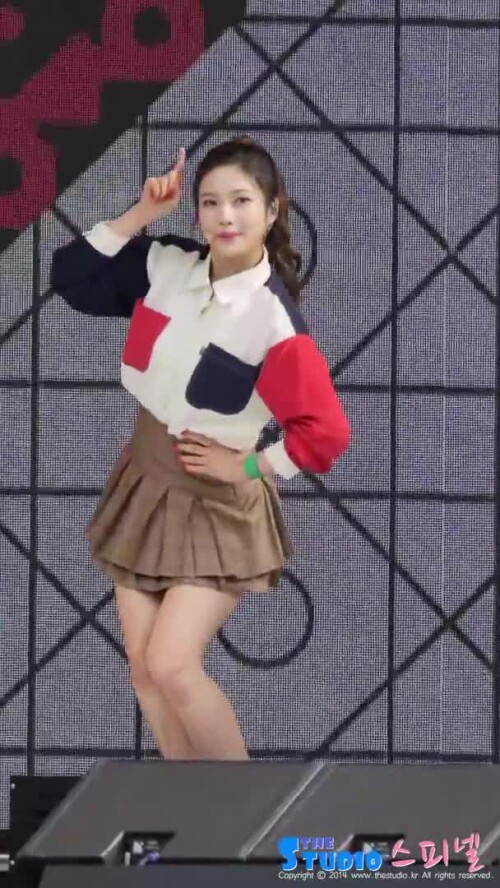 [26][Joy (Red Velvet) twirling][3uabg0][151126][MindlessBestGypsymoth]