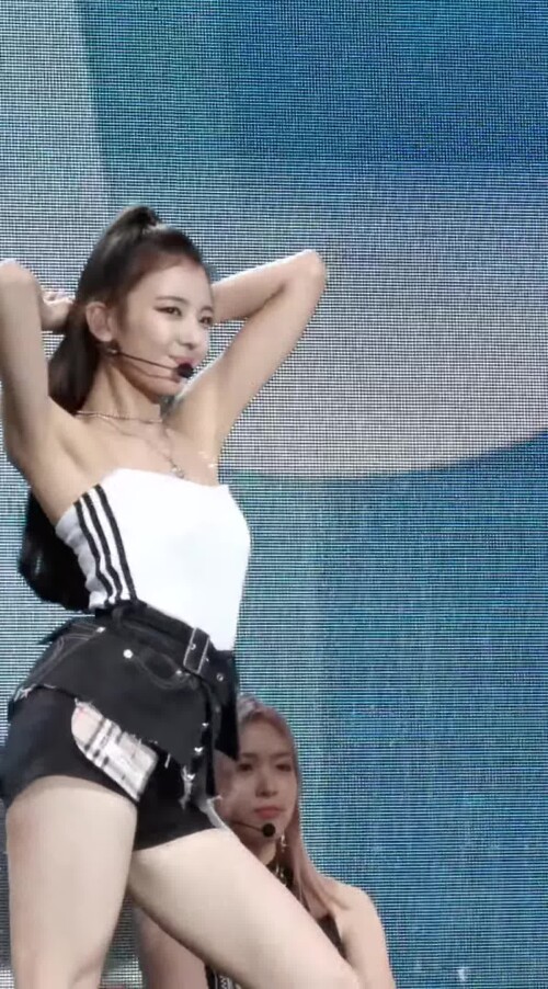 NFtBe7.webm