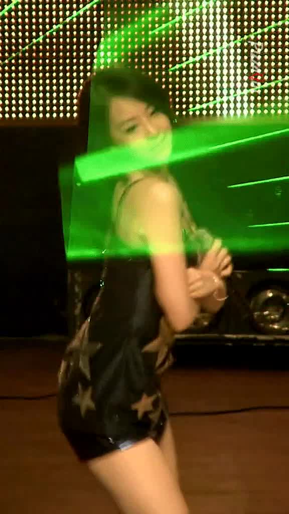 NfGIUr.webm