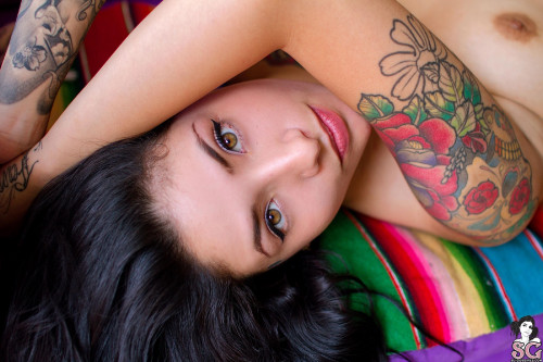 Beautiful Suicide Girl Cleoo Psychedelic Dream (39) HD iPhone high resolution image