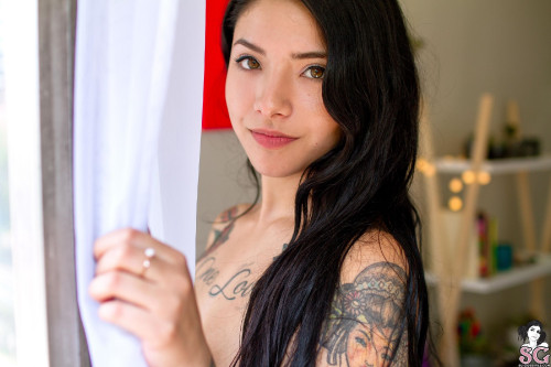 Beautiful Suicide Girl Cleoo Psychedelic Dream (49) HD iPhone high resolution image
