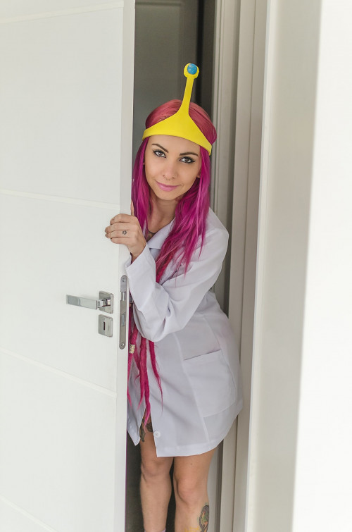 Beautiful Suicide GIrl Babilina Bubbline (1) iPhone high resolution retina image