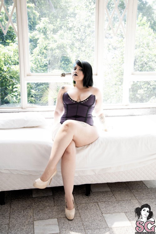 Beautiful Suicide Girl Pimenta Poison Venus 01 High resolution lossless retina image