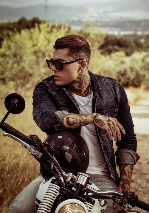 STPEHEN JAMES UNSIGNEDGRP