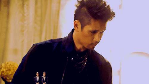 VKy8KP.gif