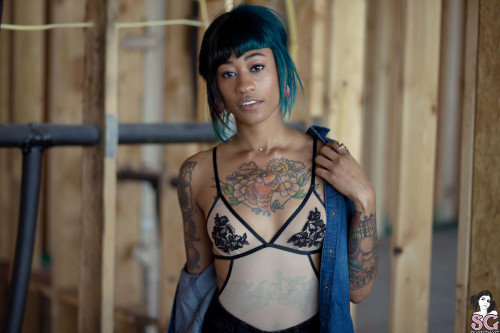 Beautiful Sexy Suicide Girl Sinopa Writing On The Walls007 High resolution iPhone retina image