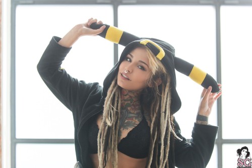 Beautiful Suicide Girl Fishball Lunar Light 49 High resolution HD image